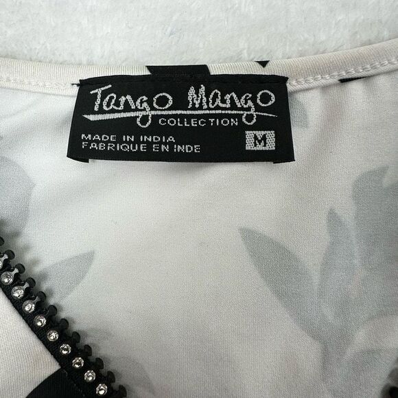 Tango Mango Collection Women's Size M Black Floral Top Crystal Embellished 1/2 Z - Picture 5 of 10